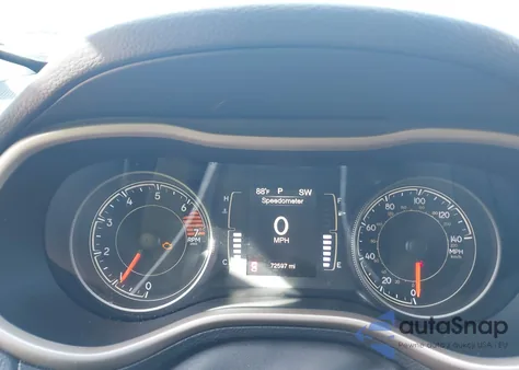 2017 Jeep Cherokee Latitude 4X4 z USA, uszkodzony, nr VIN 1C4PJMCB5HW611179